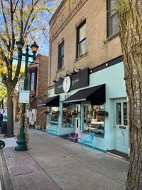 Building Photo - 903 Main St