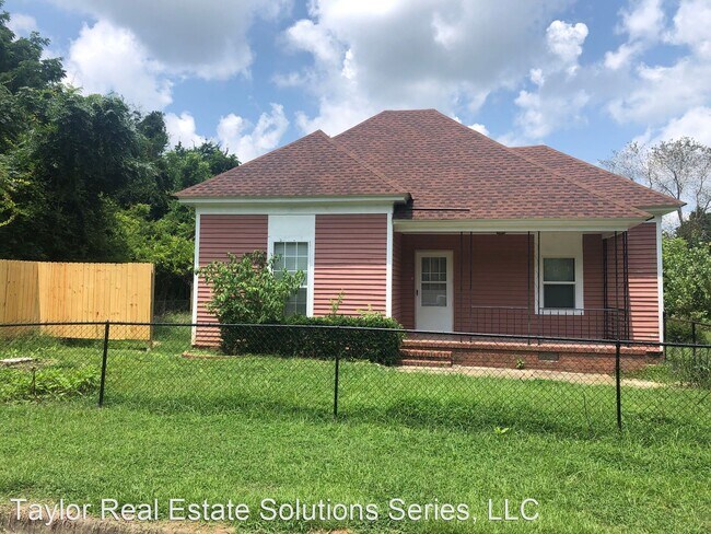 Primary Photo - 3 br, 2 bath House - 109 D St