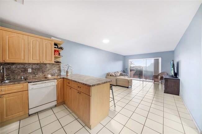 Building Photo - 8005 Lake Dr