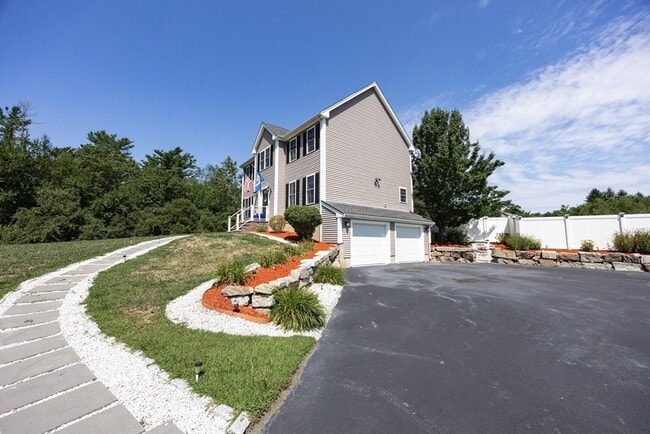 Building Photo - 12 Cody Ln