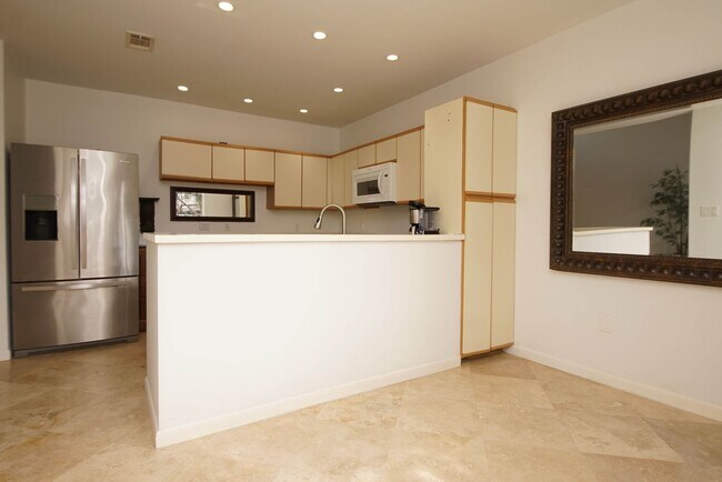 Building Photo - Bluewater Bay Townhome - 6 month lease Only