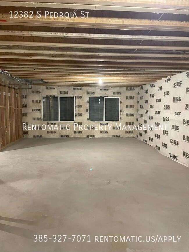 Building Photo - 12382 Pedroia St