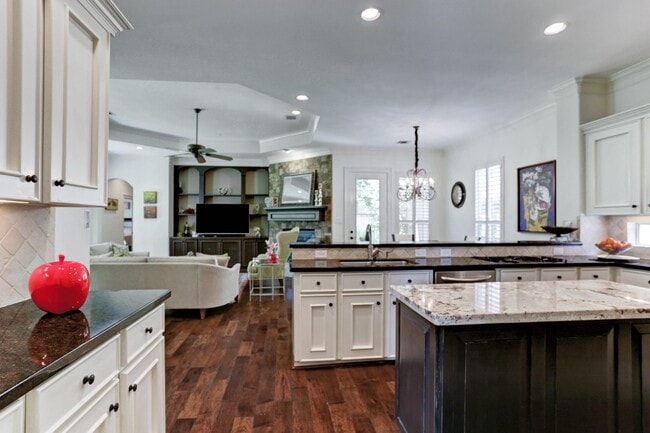 Building Photo - 13323 Brentonwood Ln