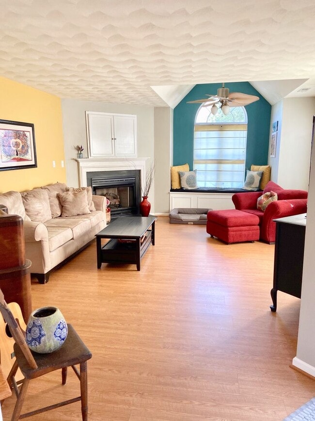 Building Photo - 3BD/2.5BA Home in Chicks Beach with Garage...