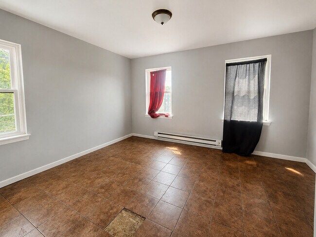 Building Photo - 2601 N Sartain St