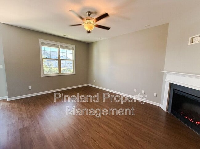Building Photo - 268 Chatfield Dr.