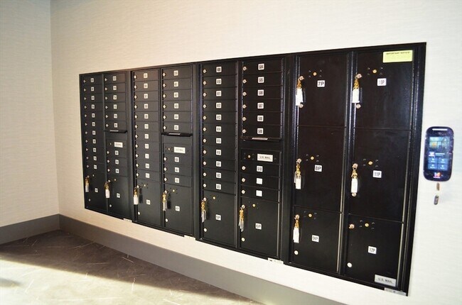 Building Photo - 62 Foundry St