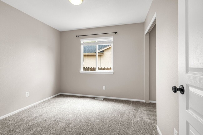 Building Photo - 4535 Star Ridge Dr