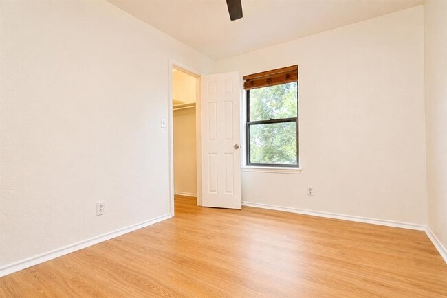 Building Photo - 8807 Springmail Cir