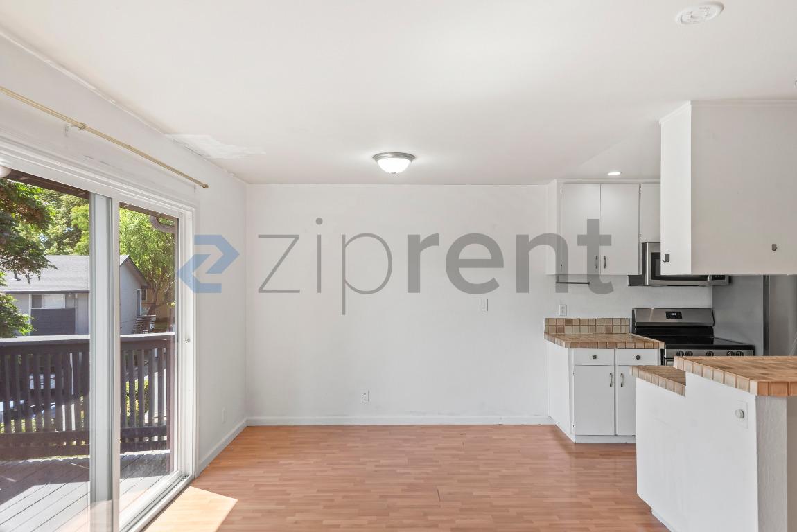 Building Photo - 9085 Alcosta Blvd