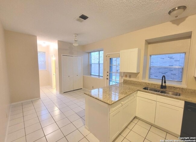 Building Photo - 5955 Heather View