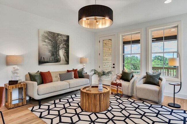 Building Photo - 660 Vernon Ave