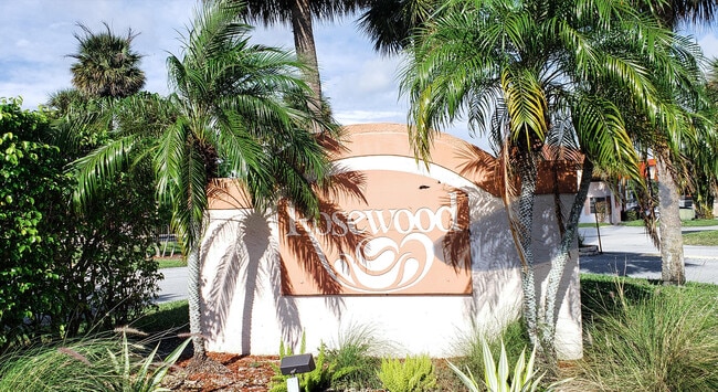 Building Photo - 9861 Three Lakes Cir