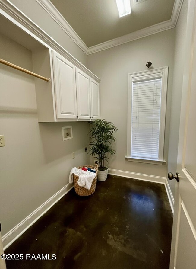 Building Photo - 218 Brightwood Dr