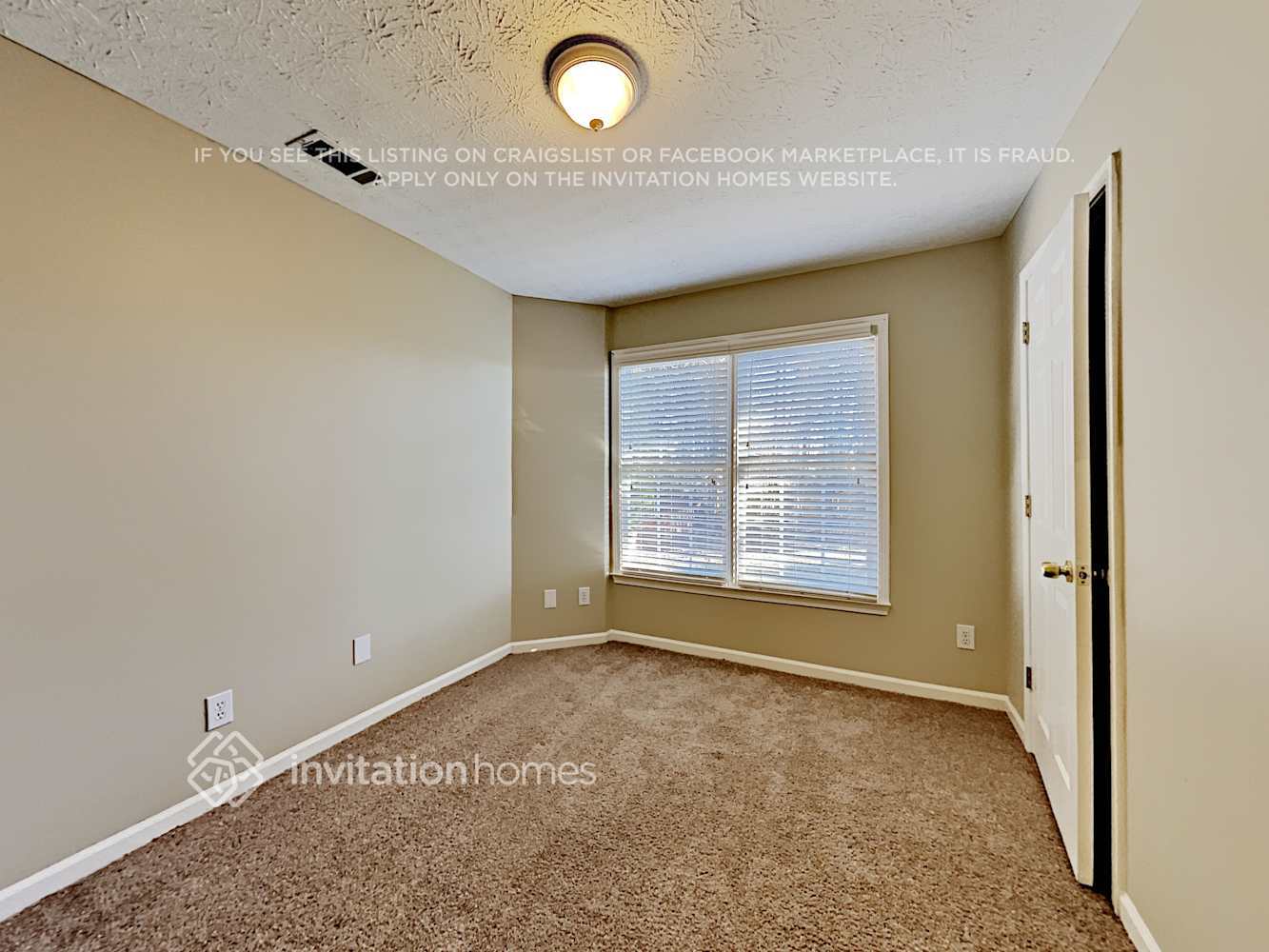 Building Photo - 3925 Riversong Dr NW