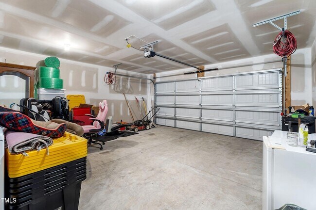 Building Photo - 132 Rockfall Wy