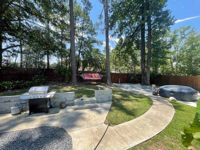 Building Photo - Remodeled 4/2 by Cascades Park