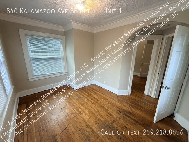 Building Photo - 840 Kalamazoo Ave SE