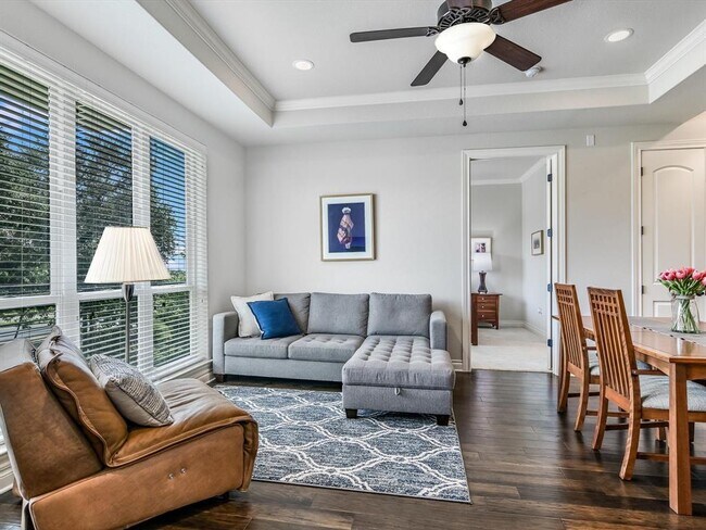 Building Photo - 102 Bella Toscana Ave