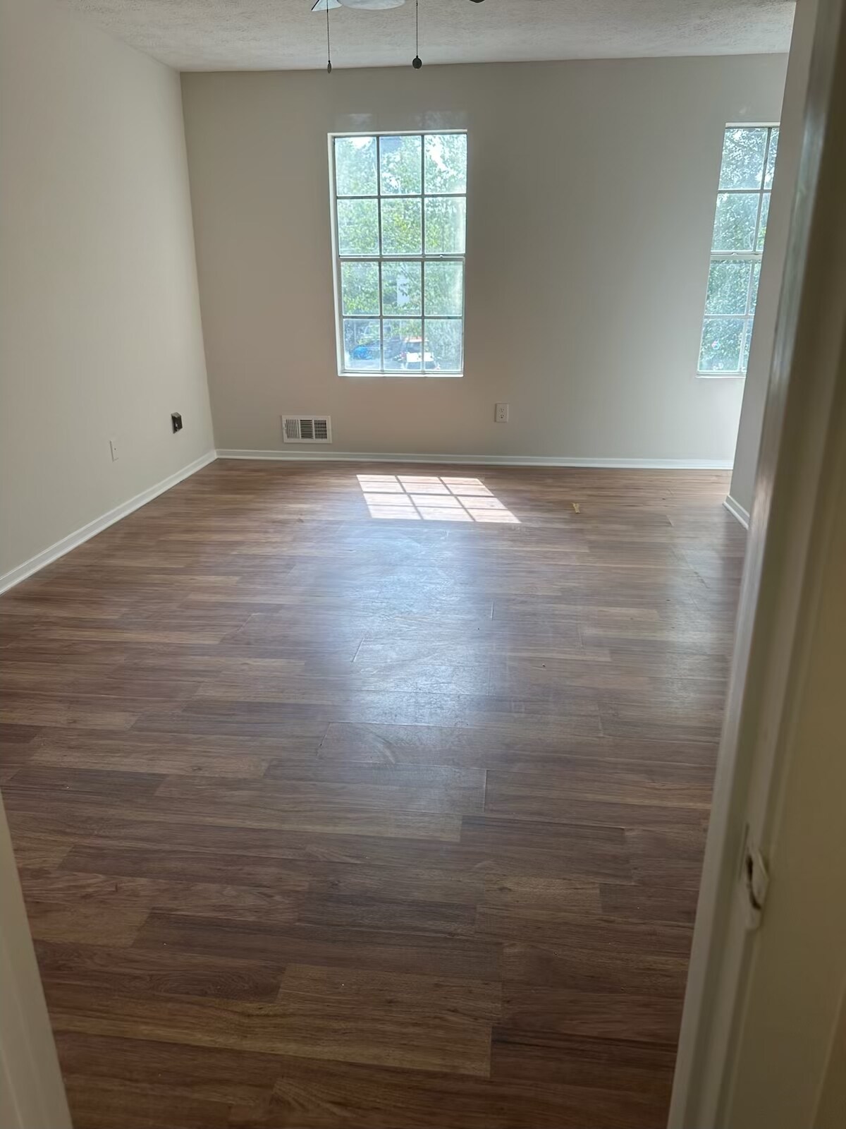 Building Photo - 1534 Shenta Oak Dr