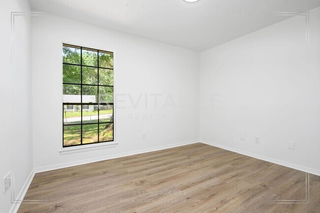 Building Photo - 5812 Hanging Moss Ct