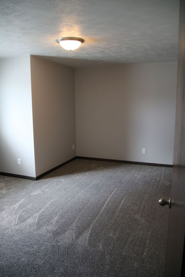 Building Photo - 3606 S Outfield Cir