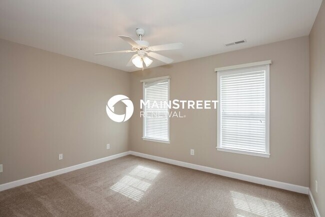 Building Photo - 4 Bedroom Pet-Friendly Home in Matthews, NC with Main Street Renewal