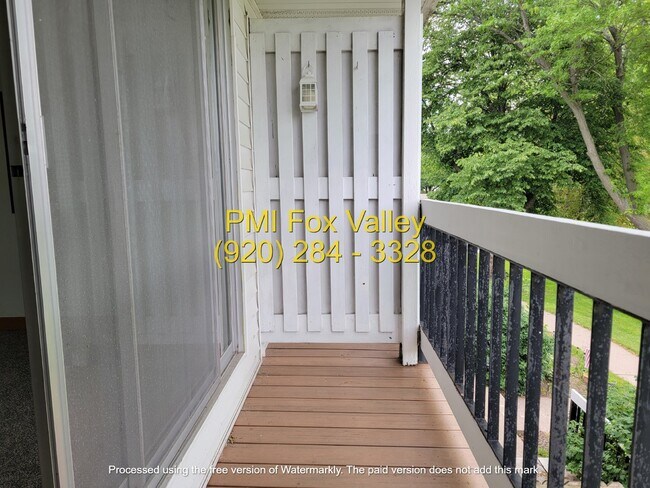 Building Photo - 2-Bed, 1.5-Bath Condo Oshkosh $1,149 Monthly