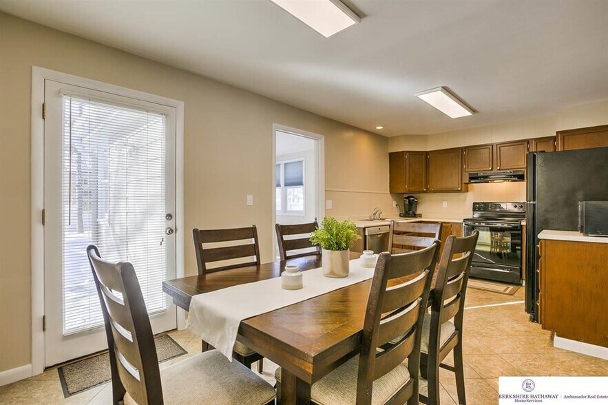***Staged Dining Area - is not furnished - 8305 Webster St