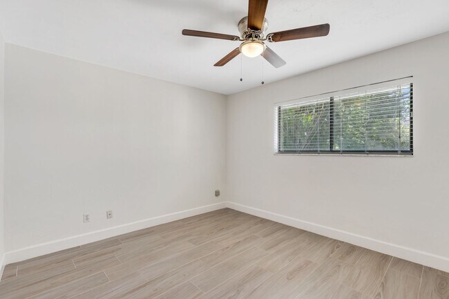 Building Photo - ** WILLOUGHBY ACRES ** POOL HOME - 3 BED / 2 BATH - PETS OK! - NORTH NAPLES - ANNUAL RENTAL