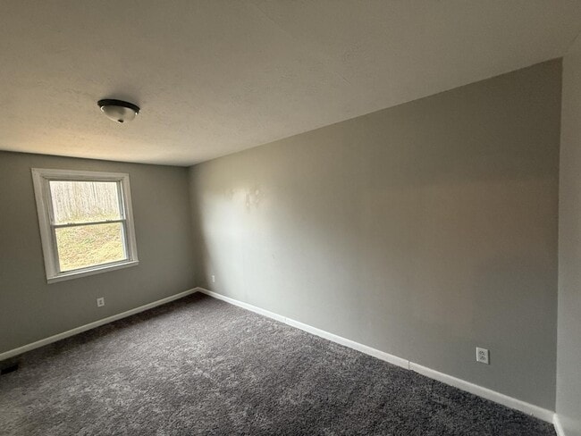 Building Photo - 103 Annette Dr