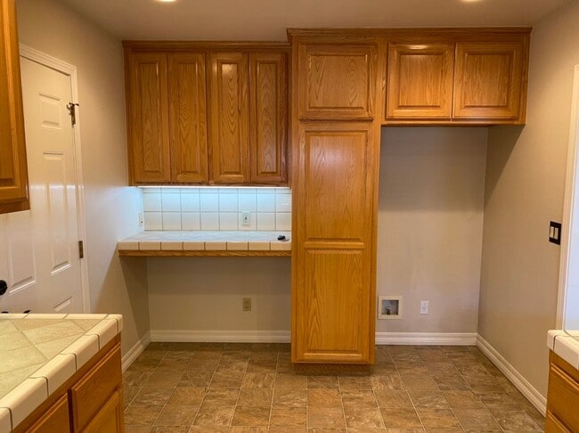 Building Photo - 2 bedroom bungalow in La Loma neighborhood!