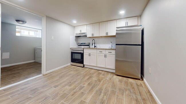 Building Photo - 5618 Elmwood Ave