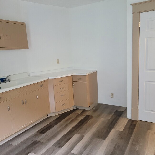 Building Photo - 1200 Race St