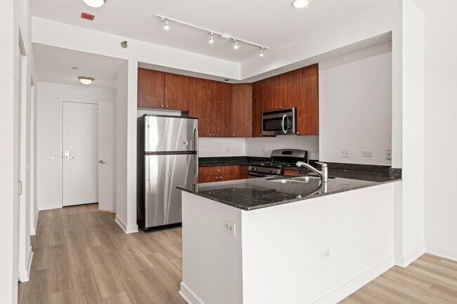 Building Photo - 769 S Clark St