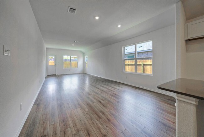 Building Photo - 108 Montego St