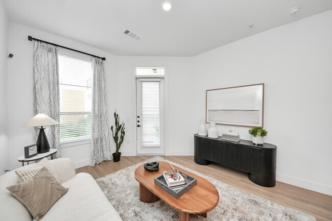 Building Photo - 15635 Memorial Dr