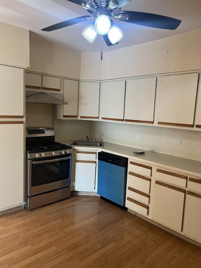 Building Photo - 571 Avenue A