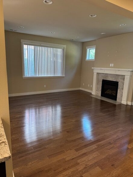 Building Photo - 15324 50th Pl W