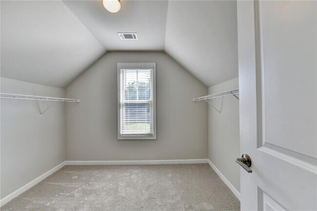 Building Photo - 3860 Grandview Manor Dr