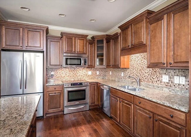 Building Photo - 1111 Regency Dr