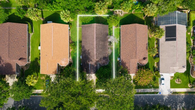 Building Photo - Renovated Brick Home in Gated Community