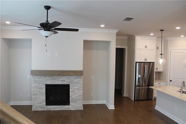 Building Photo - 4647 Molder Dr