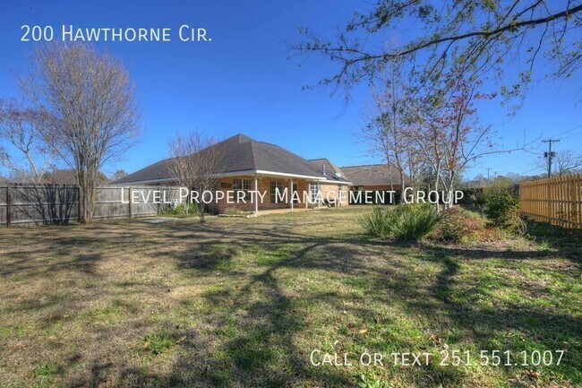 Building Photo - 200 Hawthorne Cir