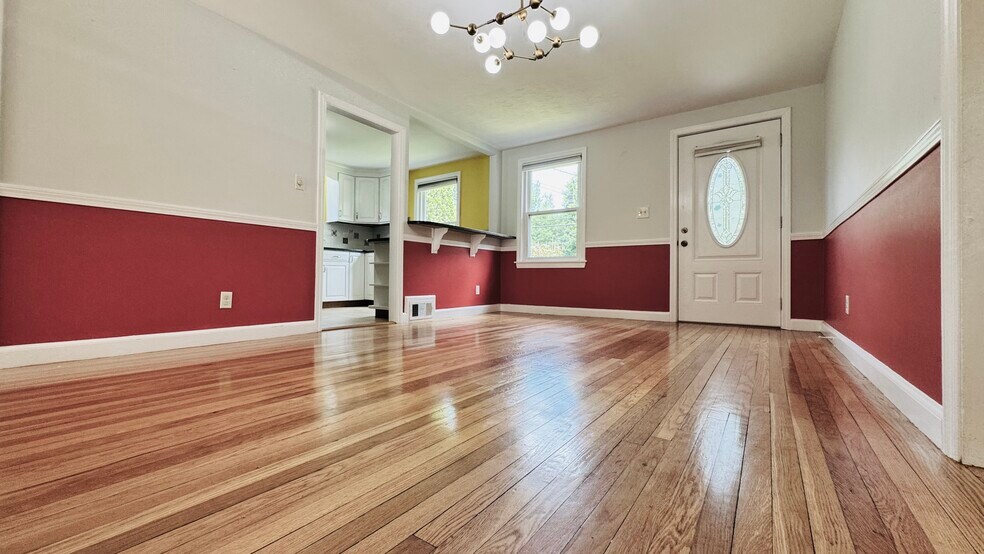 Dining Room - 7 Oak St