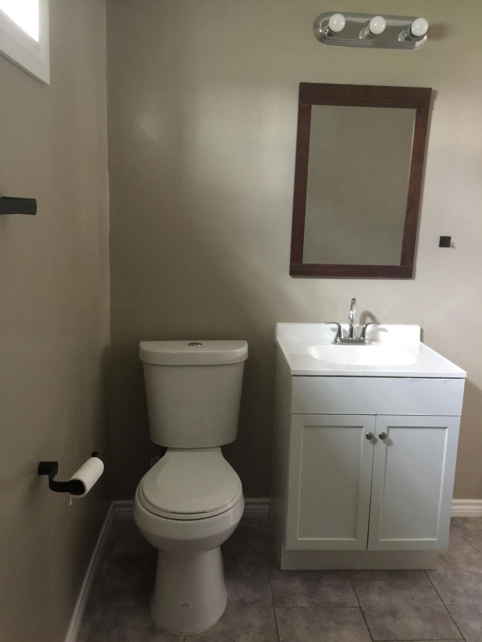 Building Photo - 12 Pine Creek Cir