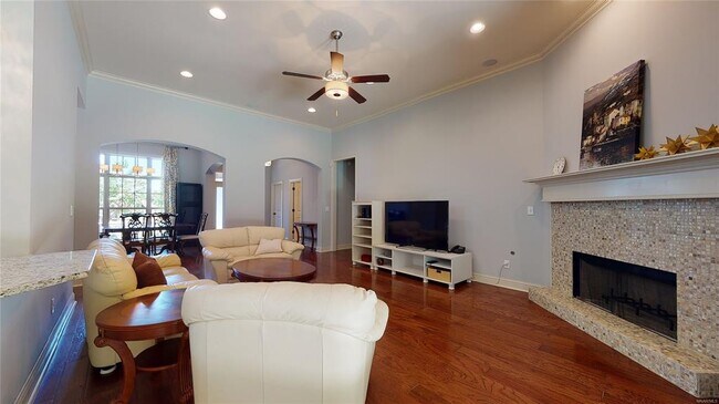 Building Photo - 9131 Thetford Way