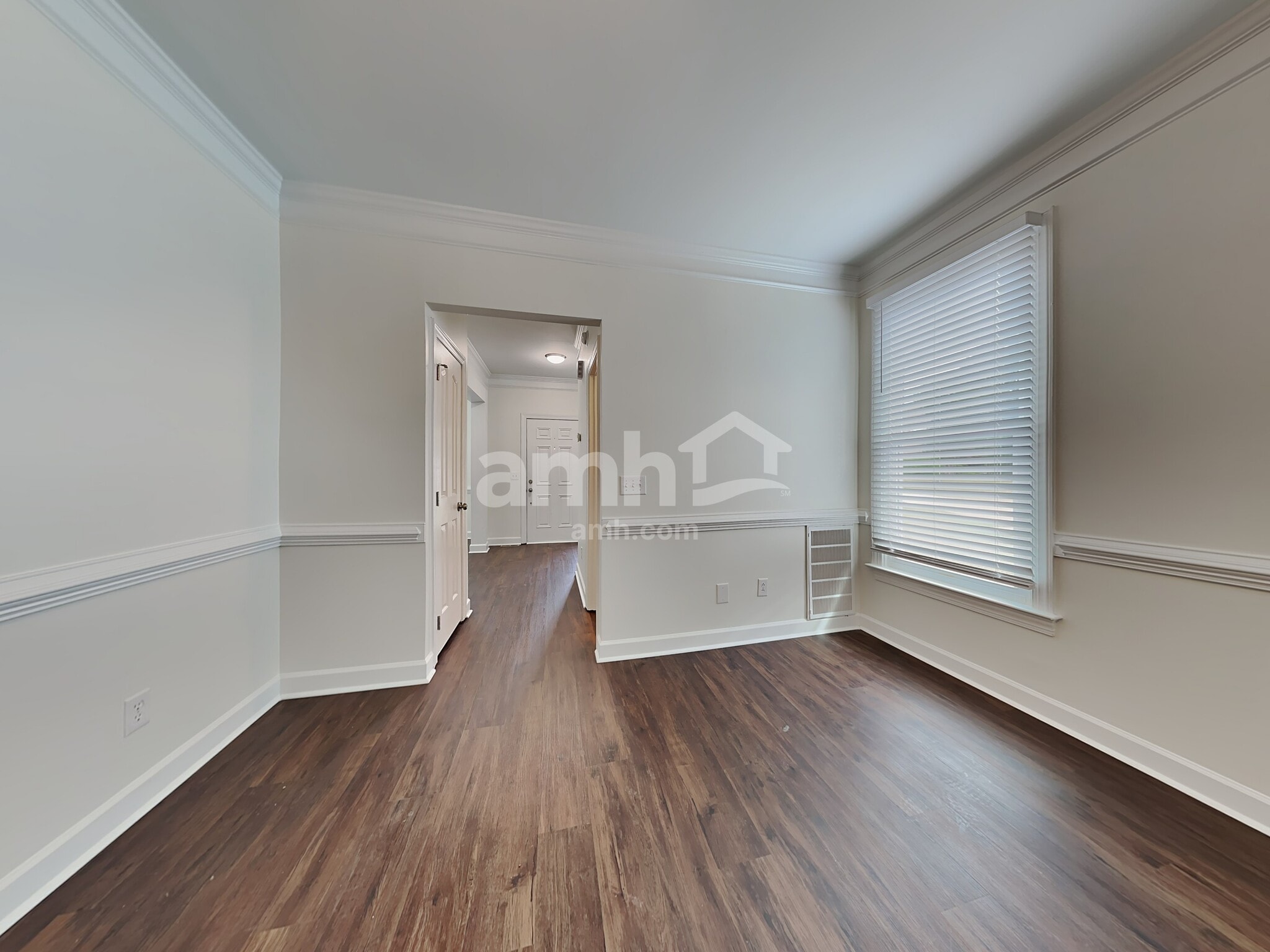 Building Photo - 135 Lonetree Dr
