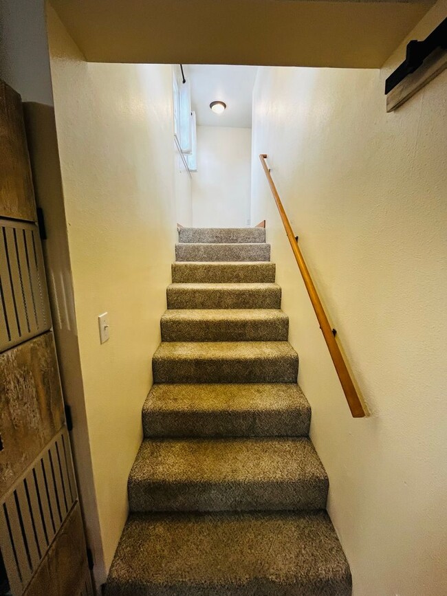 Building Photo - 4 Bedroom East Bremerton with Large Yard