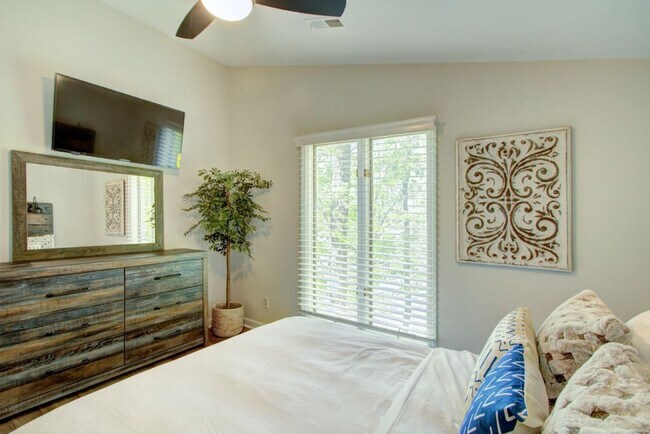 Building Photo - 16920 Landover Rd